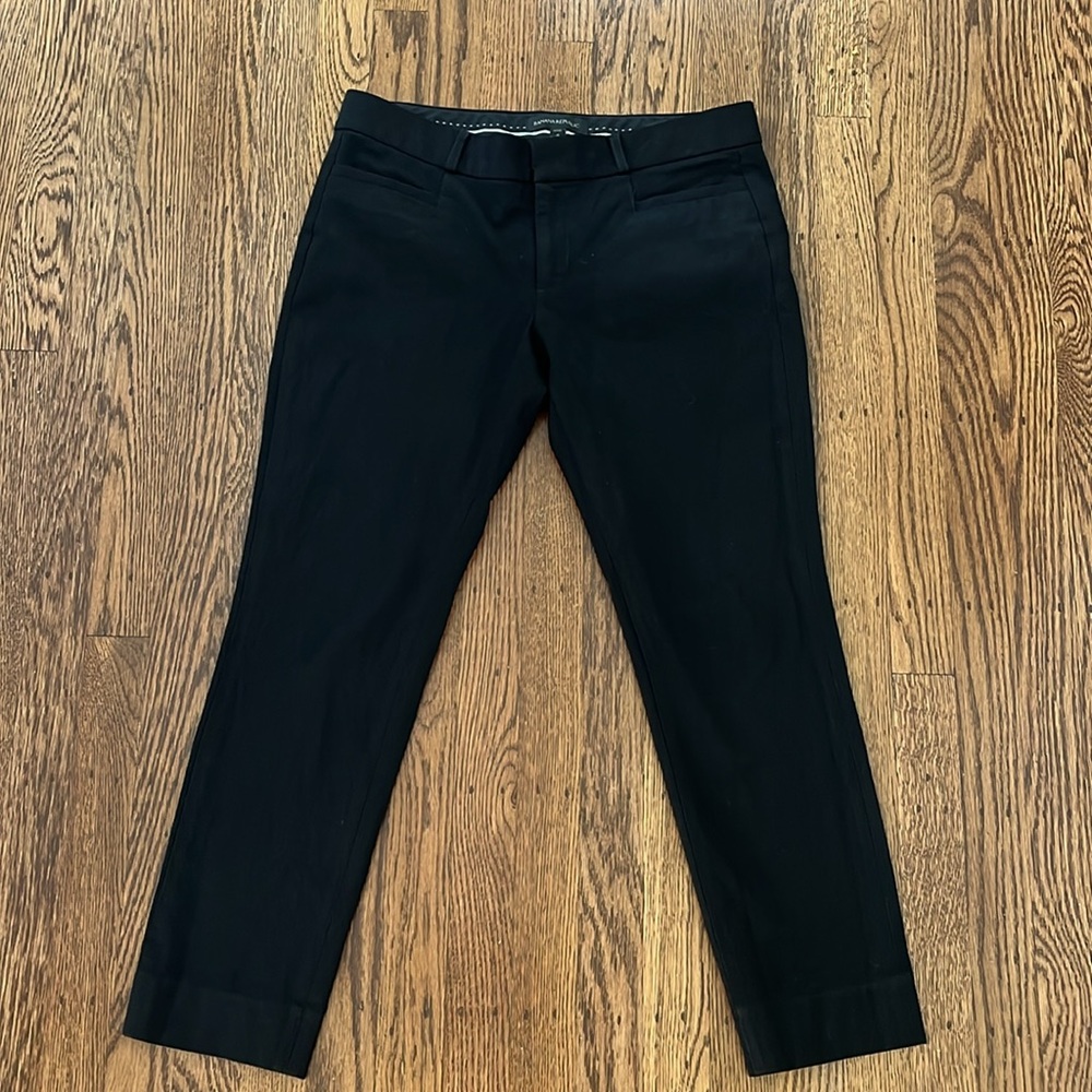 Banana Republic Black Cropped Dress Pants. Size small.